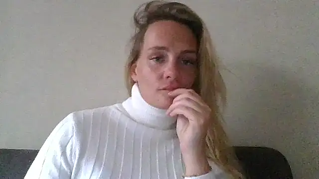 Snapshot of Lisanne30 chatting on February 27, 2026, 1:33 pm Lisanne30 online show from February 27, 2026, 1:33 pm