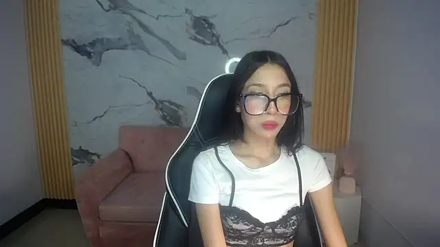 Snapshot of Roma_ch1 chatting on April 1, 2026, 12:50 pm Roma ch1 online show from April 1, 2026, 12:50 pm