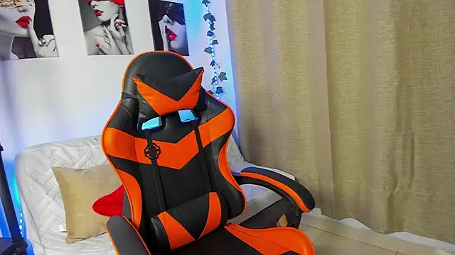 Snapshot of Rebeca_Marchetti chatting on March 2, 2026, 8:27 pm Rebeca Marchetti online show from March 2, 2026, 8:27 pm