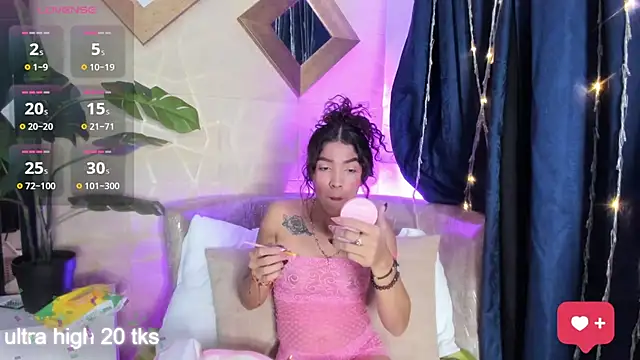 evelyn  rose1 online show from May 30, 2026, 3:35 am