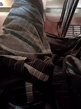 sathish2895 online show from April 14, 2026, 11:37 am