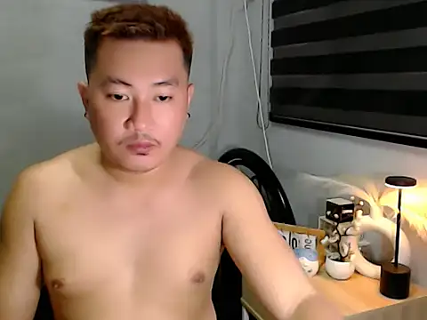 Bigdaddybear888 online show from August 6, 2026, 12:05 am