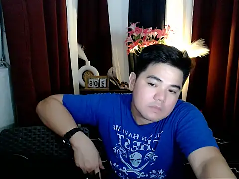 Bigdaddybear888 online show from May 6, 2026, 4:33 pm