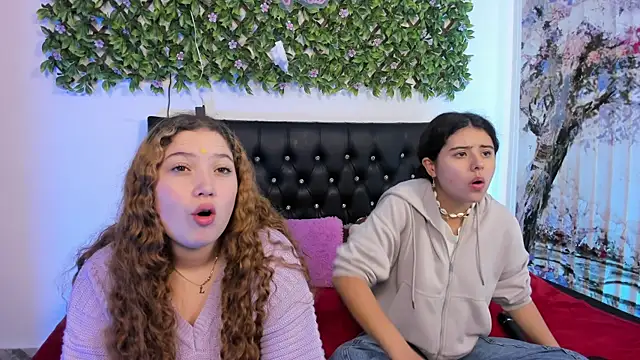 valeria and zoe online show from April 30, 2026, 2:46 pm