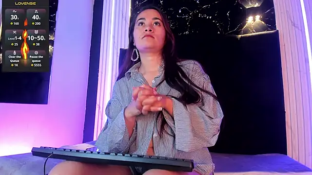 Snapshot of _Macadamiia_ chatting on March 23, 2026, 12:05 pm Macadamiia online show from March 23, 2026, 12:05 pm