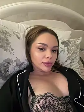 Snapshot of Kitty2490 chatting on April 11, 2026, 8:01 pm Kitty2490 online show from April 11, 2026, 8:01 pm