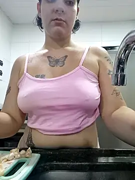 Snapshot of quemerayssa chatting on March 4, 2026, 12:29 am quemerayssa online show from March 4, 2026, 12:29 am