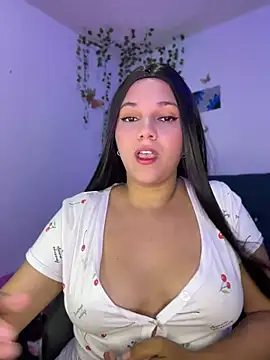 Snapshot of aurora_bela chatting on August 8, 2026, 5:47 am aurora bela online show from August 8, 2026, 5:47 am