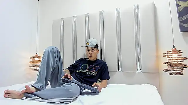 Snapshot of Ethan_Wolfe chatting on February 28, 2026, 5:29 am Ethan Wolfe online show from February 28, 2026, 5:29 am