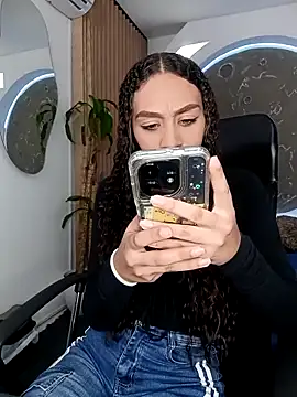 Snapshot of ritzabeth_daniel chatting on March 23, 2026, 2:44 am ritzabeth daniel online show from March 23, 2026, 2:44 am