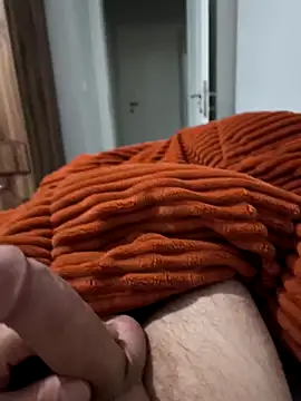 arelll34 online show from March 26, 2026, 10:29 pm