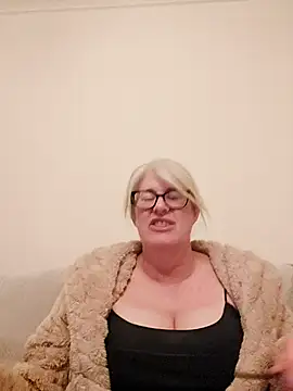 Snapshot of FlirtyFleur-x chatting on March 29, 2026, 12:45 am FlirtyFleur-x online show from March 29, 2026, 12:45 am