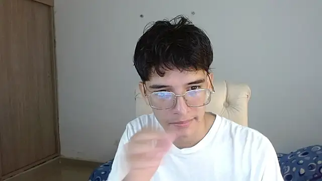 noah millerx online show from June 25, 2026, 7:52 pm