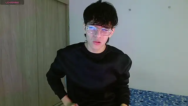 noah millerx online show from May 11, 2026, 4:25 am
