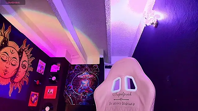 softnicol  online show from April 27, 2026, 11:25 pm