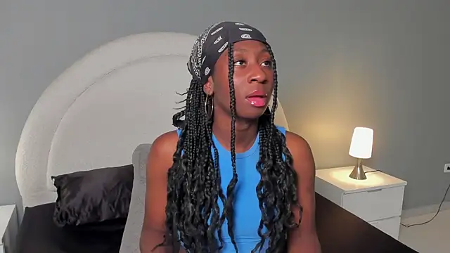 zoepinkett online show from March 30, 2026, 1:18 am