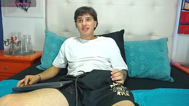 EXCLUSIVE8 online show from March 21, 2026, 8:30 am