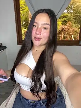Cami 222 online show from May 3, 2026, 6:00 pm