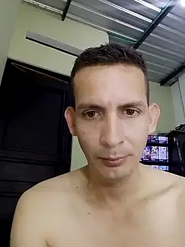 Snapshot of Thewhiteprinces chatting on February 26, 2026, 6:35 am Thewhiteprinces online show from February 26, 2026, 6:35 am