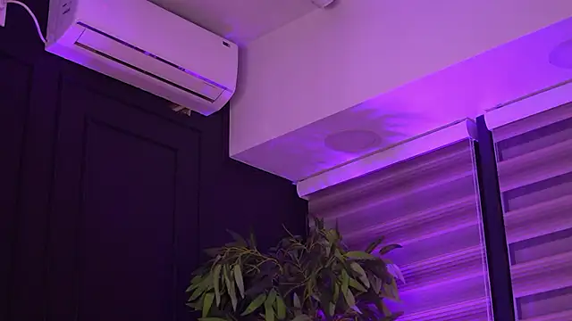 AlessiaNoire online show from March 18, 2026, 5:58 pm