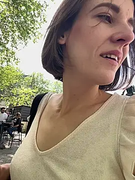 Kamorana online show from April 18, 2026, 10:50 am