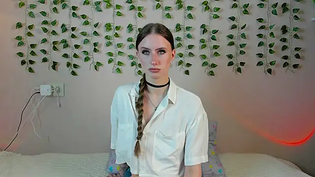 EllieRough online show from May 28, 2026, 5:37 am