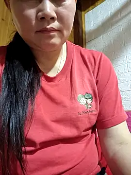 Snapshot of phay79 chatting on May 5, 2026, 2:20 pm phay79 online show from May 5, 2026, 2:20 pm