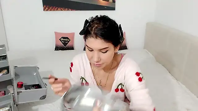 Snapshot of NickyHotXO chatting on April 3, 2026, 4:52 am NickyHotXO online show from April 3, 2026, 4:52 am