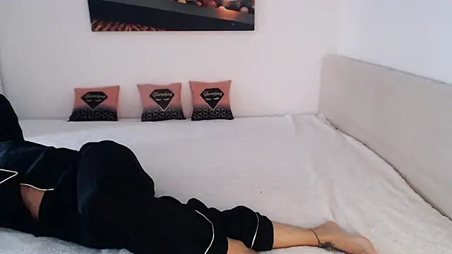 Snapshot of NickyHotXO chatting on March 17, 2026, 4:59 am NickyHotXO online show from March 17, 2026, 4:59 am