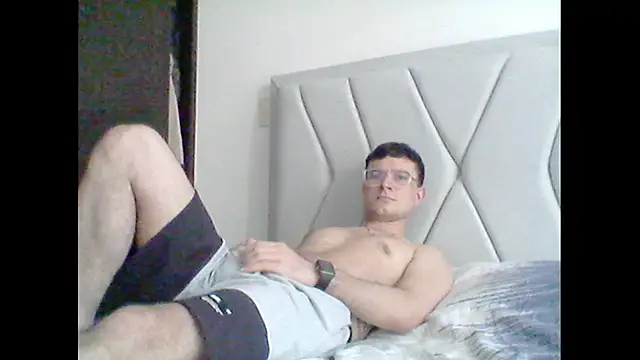 kamiloo1398 online show from February 26, 2026, 4:07 pm