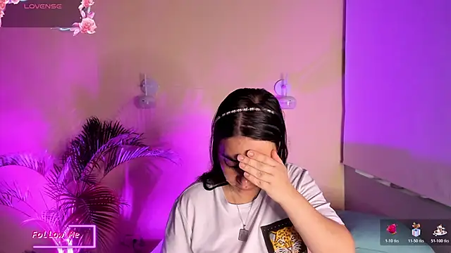  VALERIAGOMEZ online show from April 13, 2026, 11:25 am