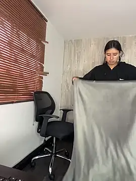 LilyRossi  online show from July 27, 2026, 12:56 pm