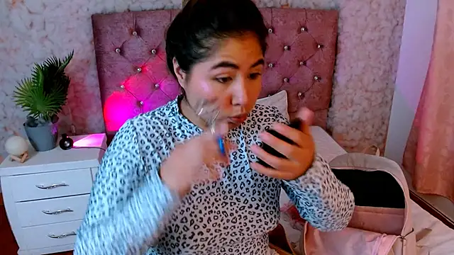 Snapshot of Sofiazaf_ chatting on March 3, 2026, 12:23 pm Sofiazaf online show from March 3, 2026, 12:23 pm