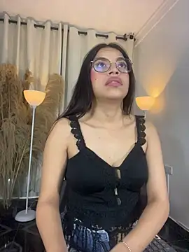 Maii Luna online show from July 6, 2026, 12:56 pm