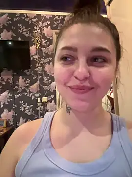 Snapshot of VanessaRaigen chatting on March 1, 2026, 11:27 pm VanessaRaigen online show from March 1, 2026, 11:27 pm