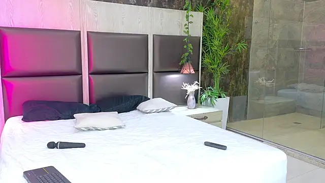 mia venon online show from June 21, 2026, 11:49 am