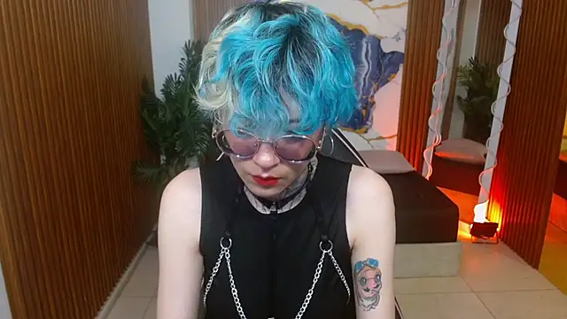 Lyra tay online show from April 25, 2026, 7:11 pm