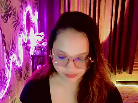 Snapshot of Sweet_coleen chatting on April 1, 2026, 3:53 pm Sweet coleen online show from April 1, 2026, 3:53 pm