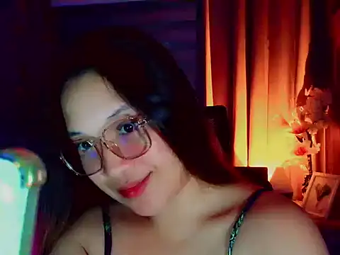 Snapshot of Sweet_coleen chatting on April 14, 2026, 2:44 pm Sweet coleen online show from April 14, 2026, 2:44 pm