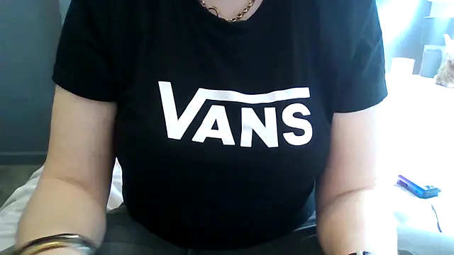 StaceyXOXO online show from March 15, 2026, 11:06 am