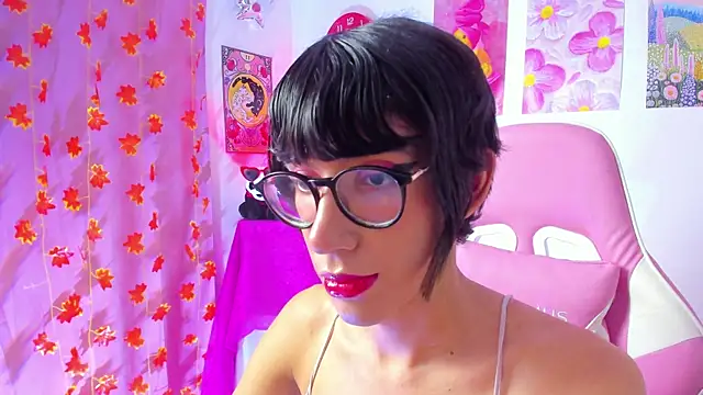 Madeline 21 online show from March 12, 2026, 5:13 am