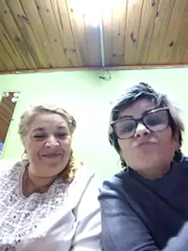 momismilf544 online show from May 31, 2026, 10:54 pm