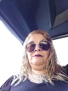 momismilf544 online show from May 19, 2026, 7:21 pm