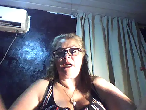 momismilf544 online show from March 29, 2026, 2:46 am