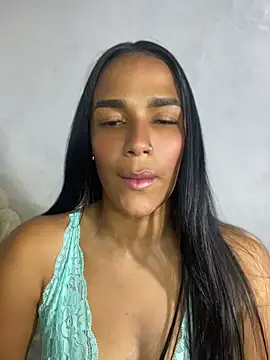 FlorSalvaje  online show from July 30, 2026, 1:05 am