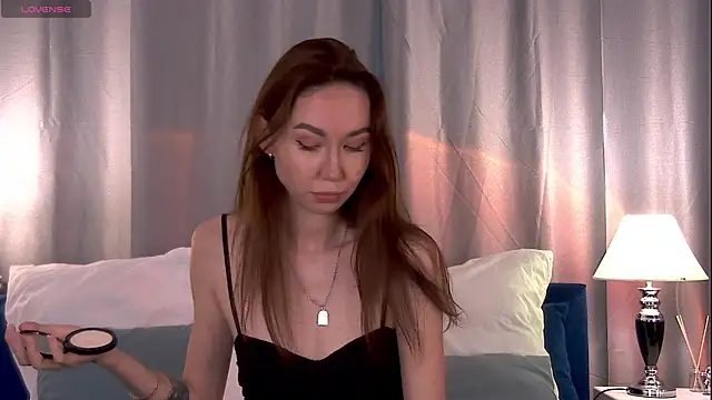 EmilyGray   online show from July 18, 2026, 6:11 am