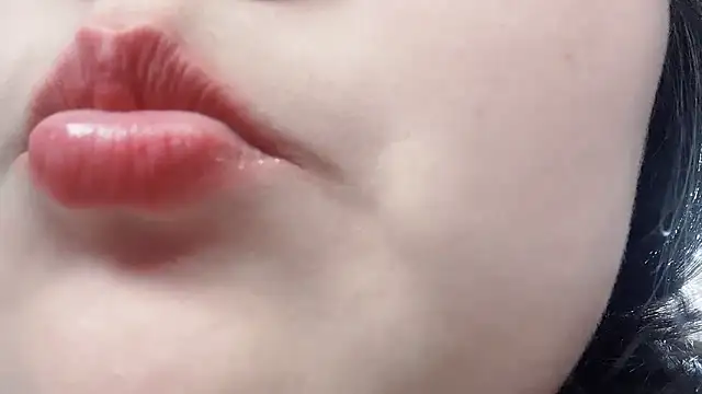 Snapshot of Susu-36E chatting on April 1, 2026, 1:41 pm Susu-36E online show from April 1, 2026, 1:41 pm