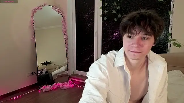 AnthonyCuutie online show from March 29, 2026, 7:10 am