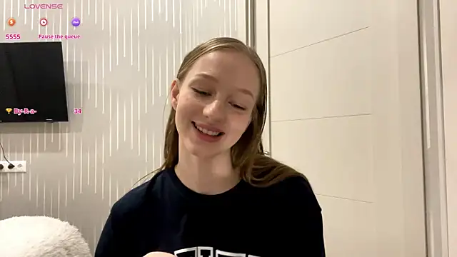 Snapshot of Anika_Socutehe chatting on May 13, 2026, 7:10 pm Anika Socutehe online show from May 13, 2026, 7:10 pm