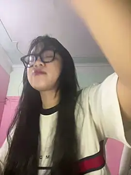 Leeeeiu online show from May 21, 2026, 3:09 pm